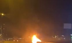 Otomobil seyir halindeyken alev aldı