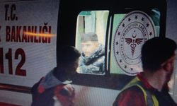 Polisin 'dur' ihtarına uymayan çocuk sürücü, kaçarken kaza yapıp yaralandı