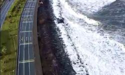 Rize'de fırtına; dalgalar sahil yoluna ulaştı (2)