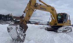 Sarıkamış'ta şehit askerler anısına yapılacak heykeller için kar toplanıyor