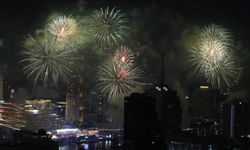 Tayland'da 2026 yılı havai fişek gösterileriyle kutlandı