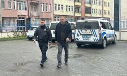 Ücretsiz dağıtılan çikolataları yiyen 20 öğrenci hastanelik oldu (2)