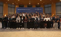 Üniversite sınavında üstün başarı gösteren ‘Altın Gençler’ ödüllendirildi