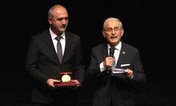 Yılmaz Büyükerşen: Siyaseten kendimi emekli ettiğimi duyuruyorum