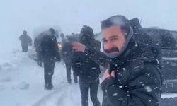 Yüksekova'da çocukların kar keyfi; tepsilerle kayak yaptılar (2)