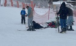 'Beyaz cennet'te piste çıkan acemi kayakçıların kazaları kamerada