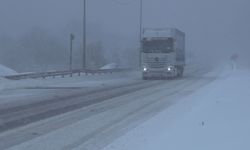 Bolu Dağı'nda kar yağışı