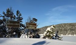 Bostancılar Göleti'nin yüzeyi buz tuttu