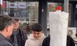 Bursa'da döner ustasından 'kardan döner' ikramı