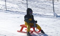 Elmadağ'da kızaklı kayak keyfi