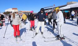 Erciyes'in 'efsane hocası' 40 yıldır kayak eğitmenliği yapıyor