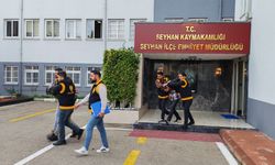 Evde Kalaşnikof piyade tüfeği ile el bombası ele geçirildi; 4 tutuklama