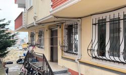 İnşaat temelinin yanındaki 3 binanın bahçesinde toprak kayması; 25 kişi tahliye edildi