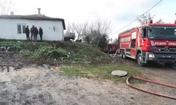 İstanbul - Beykoz'da kömürlükte çıkan yangın gecekonduya sıçradı