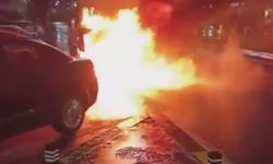 İstanbul- Beylikdüzü'nde seyir halindeki servis minibüsü alev alev yandı