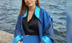 İstanbul - Beyoğlu'nda Şehir Plancısı kadın fırtınada devrilen tabelanın altında kaldı; yaşam mücadelesi veriyor