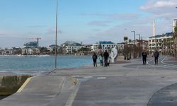 İstanbul- Büyükçekmece'de sanal medyada canlı yayın yaparken denize atlayan kadını kurtardı