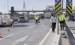 İstanbul- Esenyurt D-100 Karayolu'nda hafif ticari araç yan yattı