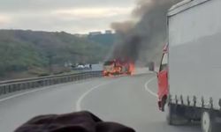 İstanbul - Eyüpsultan'da minibüs alev alev yandı