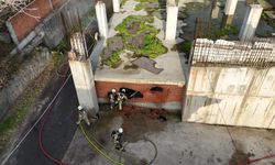 İstanbul - Gaziosmanpaşa'da avize deposunda çıkan yangın söndürüldü