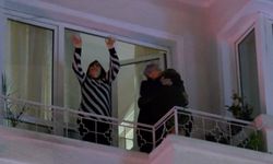 İstanbul -Şişli Kurtuluş'ta yeni yıla bardak ve nar fırlatarak girdiler