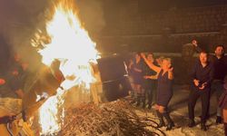 Kapadokya'da yeni yıla havai fişek eşliğinde eğlenerek girdiler