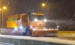 Kar yağışı nedeniyle karayollarında ulaşım güçlükle sağlanıyor