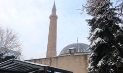 Kentsel dönüşüm çalışmalarında bina enkazı altından 926 yıllık medresenin duvarları çıktı