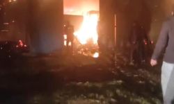 Kırşehir'de bir evin garajında yangın: 2 traktör ve tarım aletleri zarar gördü