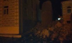 Manisa'da fırtınada cami minaresi devrildi