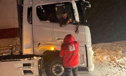 Muş- Bingöl karayolunda 80 araç karda mahsur kaldı; kentte eğitime 1 gün ara verildi