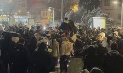 Ordu'da kar yağışı eğlenceye dönüştü; dans edip, kızakla kaydılar