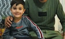 Otomobil direğe çarptı; baba ve oğlu öldü, sürücü anne ağır yaralı / Ek fotoğraf