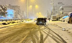 Samsun-Sinop yolu kar nedeniyle trafiğe kapatıldı