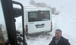 Şirvan'da öğrenci servisi minibüsü, tipi nedeniyle yolda kaldı