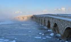 Sivas eksi 19'u gördü, Kızılırmak buz tuttu