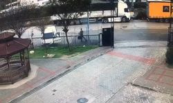 Sokak ortasında silahlı saldırı anı kamerada: 1 ölü, 1 yaralı