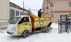 Tokat'ta kar mesaisi iki vardiya halinde aralıksız sürüyor
