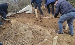 1 gün arayla ölen 56 yıllık çift yan yana toprağa verildi