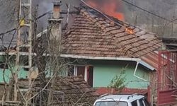 Bartın'da ev yangını