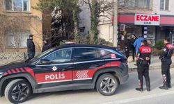 Cezaevinden çıktıktan sonra balkondan girdiği evde yaşayan şüpheliye polis baskını