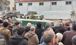 Denizde boğulan üniversite öğrencisi, son yolculuğuna uğurlandı