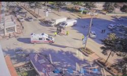 Motosikletin minibüse çarptığı kaza kamerada