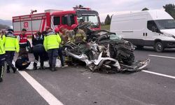 Otoyolda cip, TIR'a arkadan çarptı: 1 ölü 1 yaralı
