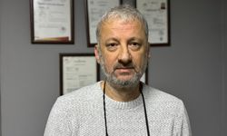 Strese giren tavukları için kümeste mısır patlatıyor