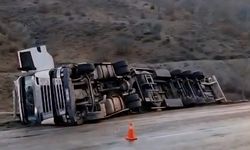 TIR şarampole devrildi