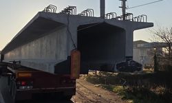 TIR'daki beton bloka kamyonet çarptı; 1 ölü, 1 yaralı