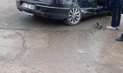 Tokat'ta öğrencileri taşıyan minibüsle otomobil çarpıştı: 6 öğrenci yaralı