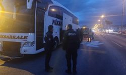 Yolcu otobüsüne çarpan hafif ticari aracın sürücüsü ağır yaralandı