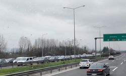 Anadolu Otoyolu'nun Düzce geçişinde dönüş yoğunluğu